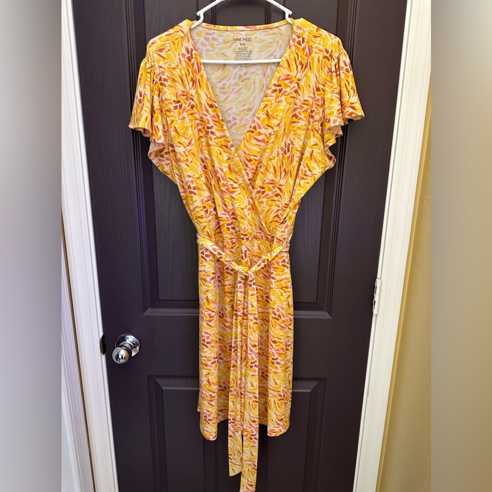 Nine West Dress Flutter sleeve tie belt Yellow Peach Rust print Size XXL
